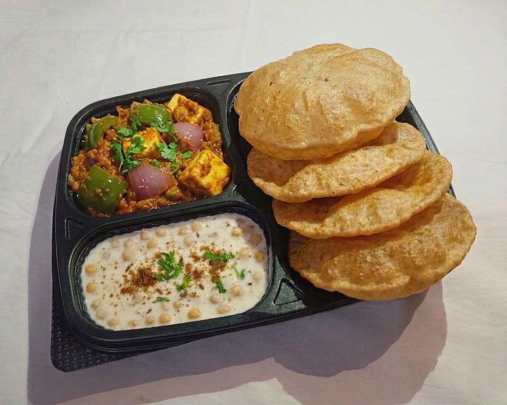 Kadhai Paneer Poori from Tasty n Bestie